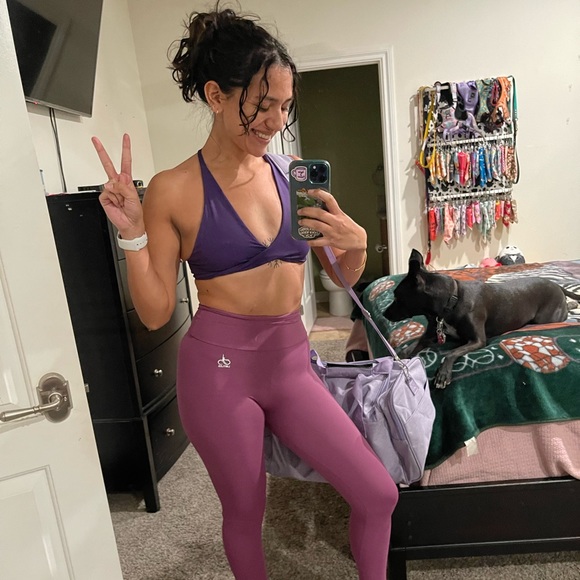 Meet your Posher, Sabrina - Picture 1 of 4